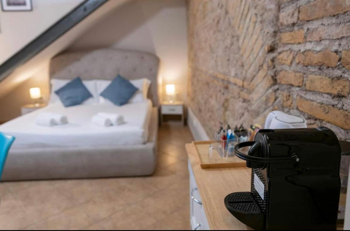 - 1 Floor * Roma